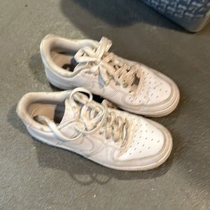 White Air Force nike size 7 men’s